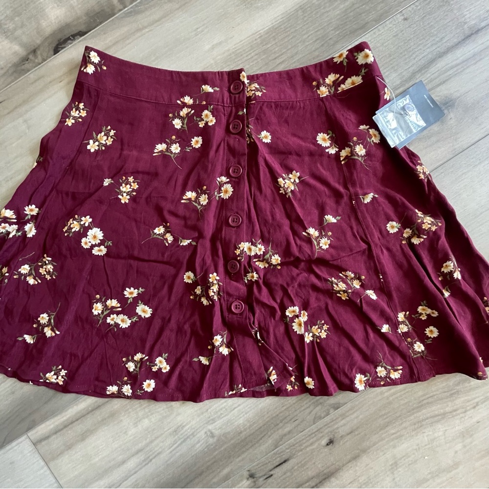 Forever 21 Burgundy Floral Button Front Skirt Size M New